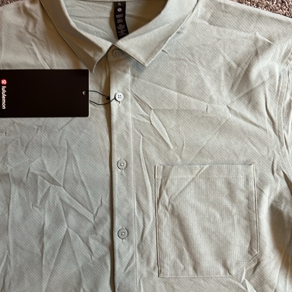 206 NWT Lululemon WovenAir Popover Shirt MEN size XL SVBL - Picture 2 of 4